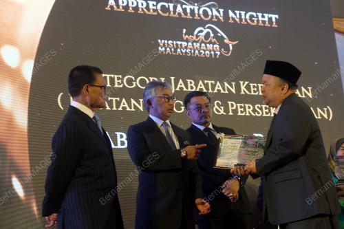 PH11_10022018_VISITPAHANG