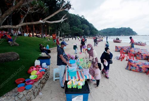 PANTAI PERANGINAN TELUK CEMPEDAK
