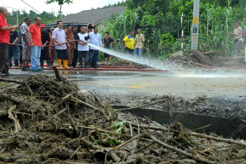 PH11_11012015_BANJIR