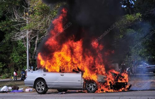 KERETA TERBAKAR