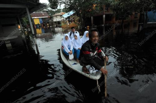 PH11_12012015_BANJIR
