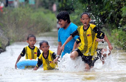 PH11_14012012_BANJIR