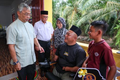 AL-SULTAN ABDULLAH RI'AYATUDDIN AL-MUSTAFA BILLAH SHAH