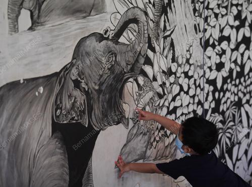 PUSAT KONSERVASI GAJAH KEBANGSAAN KUALA GANDAH
