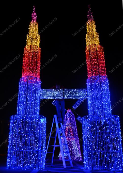 PERSIAPAN KARNIVAL LAMPU LED
