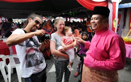 PH11_17082014_RAYA