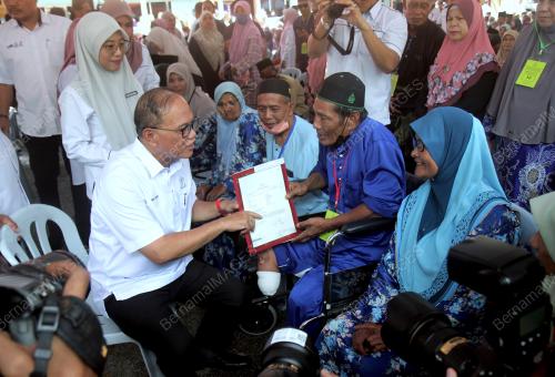 DATUK SERI WAN ROSDY WAN ISMAIL