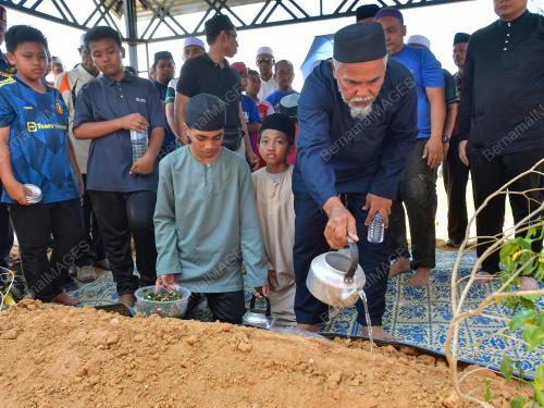 TRAGEDI NAHAS PESAWAT ELMINA