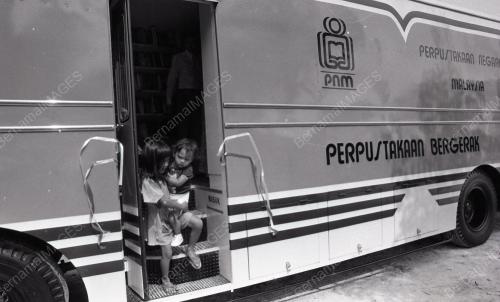 PERPUSTAKAAN BERGERAK
