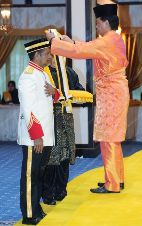 TENGKU ABDULLAH SULTAN AHMAD SHAH