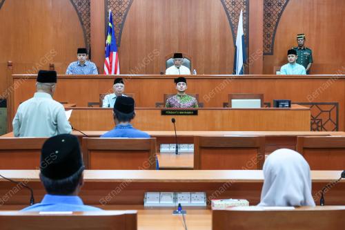 AL-SULTAN ABDULLAH RI'AYATUDDIN AL-MUSTAFA BILLAH SHAH