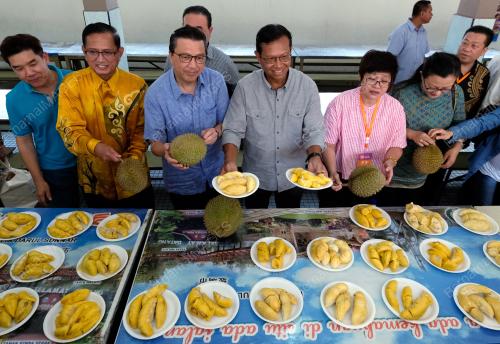 PH11_25112017_DURIAN_BN201711242448