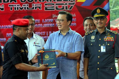 PH11_28102017_LIOW