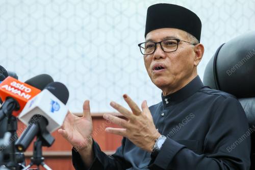 DATUK SERI WAN ROSDY WAN ISMAIL