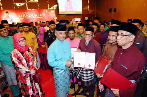 PH11_29042017_GRADUASI