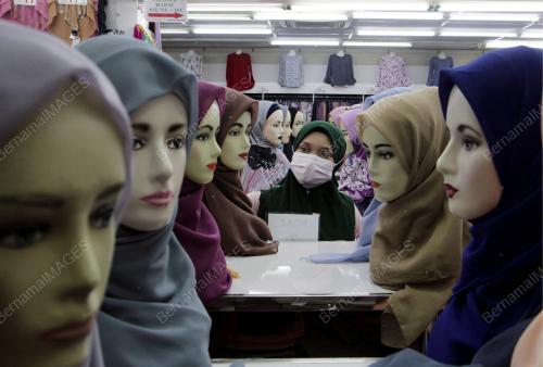 MEMBELI BELAH TUDUNG RAYA