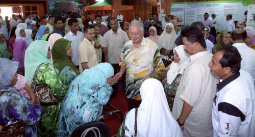 MOHD NAJIB TUN ABDUL RAZAK