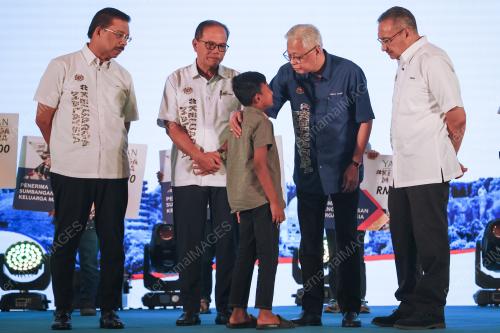 DATUK SERI ISMAIL SABRI YAAKOB