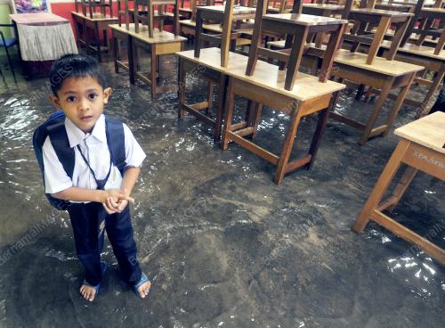 PH12_03012017_SEKOLAH_BANJIR