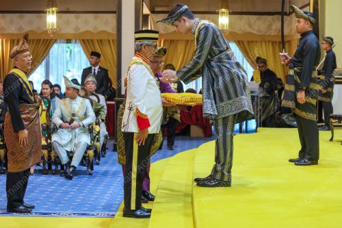 TENGKU HASSANAL IBRAHIM ALAM SHAH AL SULTAN ABDULLAH
