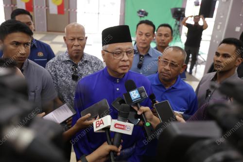 DATUK SERI ISMAIL SABRI YAAKOB