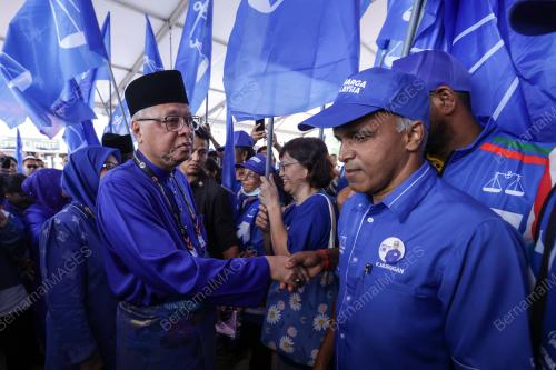 DATUK SERI ISMAIL SABRI YAAKOB