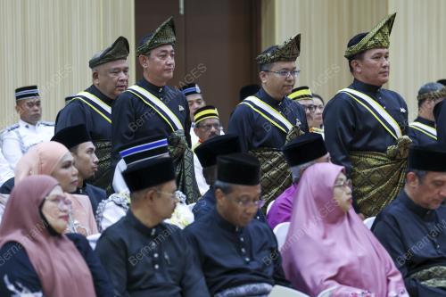 ISTIADAT PENGURNIAAN DARJAH & PINGAT KEBESARAN
