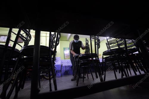 TINJAUAN DI RESTORAN