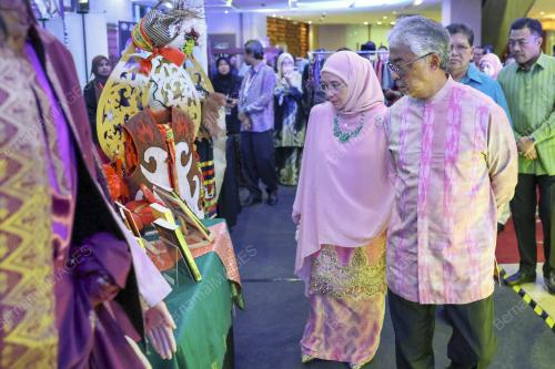 AL-SULTAN ABDULLAH RI'AYATUDDIN AL-MUSTAFA BILLAH SHAH