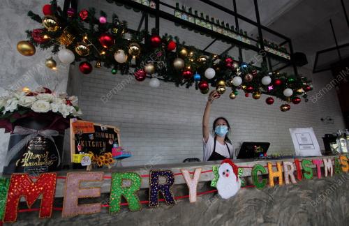 TINJAUAN MENJELANG KRISMAS