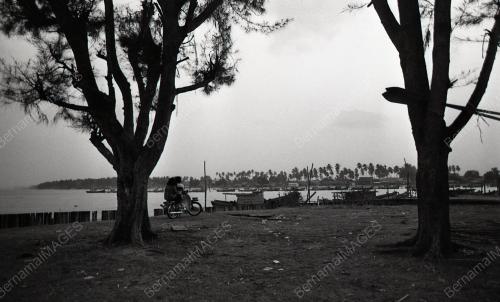 PH12_12012015_KAMPUNG_NELAYAN