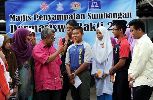 PH12_12082014_ISMAIL