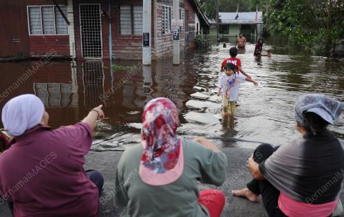 PH12_13012012_BANJIR