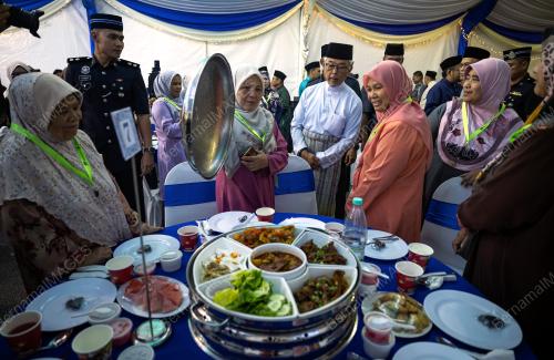AL-SULTAN ABDULLAH RI'AYATUDDIN AL-MUSTAFA BILLAH SHAH