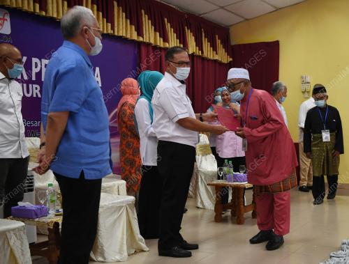 DATUK SERI WAN ROSDY WAN ISMAIL