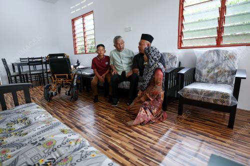 AL-SULTAN ABDULLAH RI'AYATUDDIN AL-MUSTAFA BILLAH SHAH