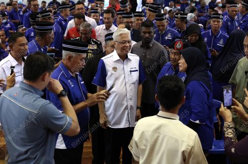 DATUK SERI ISMAIL SABRI YAAKOB