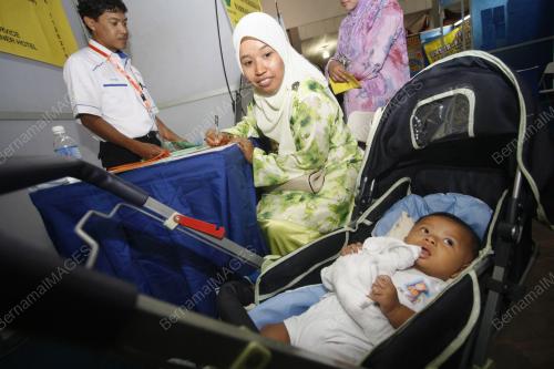AZIZAH ALI