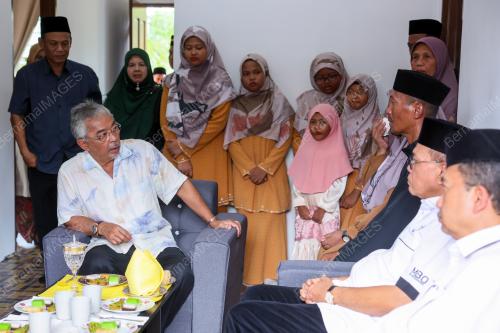 AL-SULTAN ABDULLAH RI'AYATUDDIN AL-MUSTAFA BILLAH SHAH