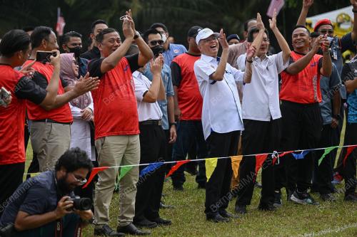 DATUK SERI ISMAIL SABRI YAAKOB