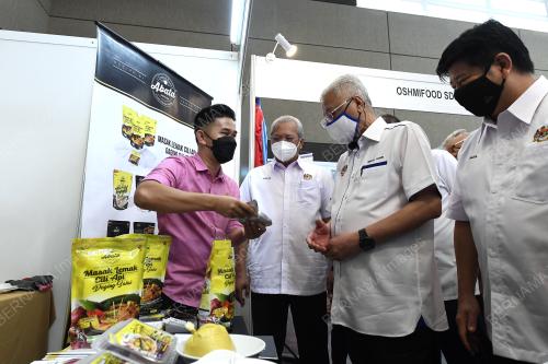 DATUK SERI ISMAIL SABRI YAAKOB