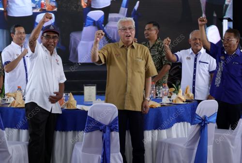 DATUK SERI ISMAIL SABRI YAAKOB