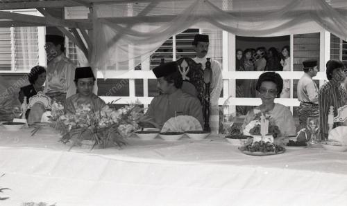 DR. MAHATHIR MOHAMAD
