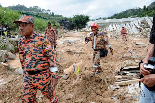 PH12_23102013_BANJIR_LUMPUR