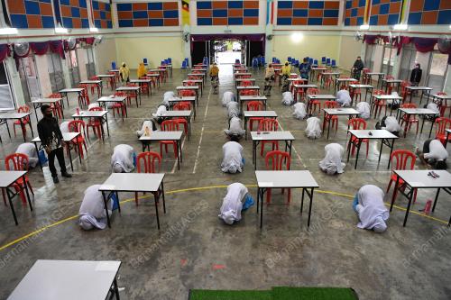 PELAJAR SYUJUD SYUKUR HARI TERAKHIR SPM 2020