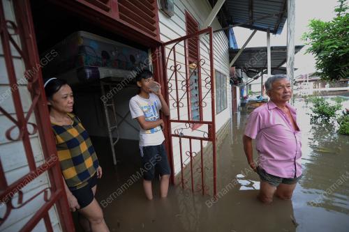 PH12_27012017_BANJIR