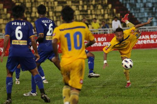 PH12_29012011_BOLA