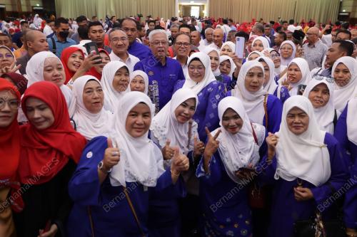 DATUK SERI ISMAIL SABRI YAAKOB