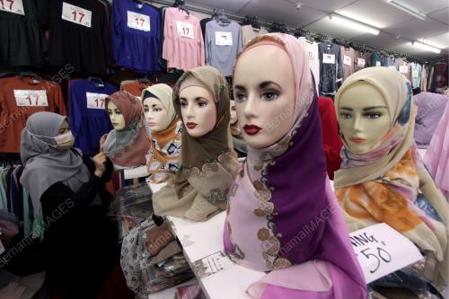 MEMBELI BELAH TUDUNG RAYA