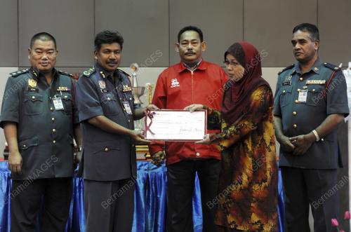 PH12_30092015_BOMBA